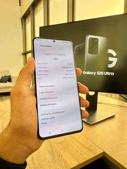 S20 ultra 
المعالج  Snapdragon 865 5G
الكامرة 108MP        
الكامرة الامامية 40MP 
حجم الشاشة 6.9 
الذاكرة 128gb
الرام 12gb
يدعم شريحه واحده ويدعم الشريحه الإلكترونية e-sim
الجهاز نظيف جدا معه العلبه الخاصه به .
نسخة الجهاز أمريكي جديد عندي مفاتحه من نزل الجهاز استخدمته قبل 5 اشهر    .
مكاني بغداد زيونة .
السعر 450.000  

للتواصل ***********
