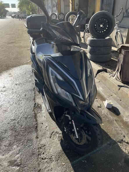 سلام وعليكم شباب دراجه ماكس ياباني للبيع موديل 2022شرط محرك اخرس نشاط معدل فول كل عيب ما بي سلف هندرشغال كهرباىيات كامل كل عيب ما بي دراجه نضيفه ما بي مصرف سعر400وبي مجال استفسار ***********
