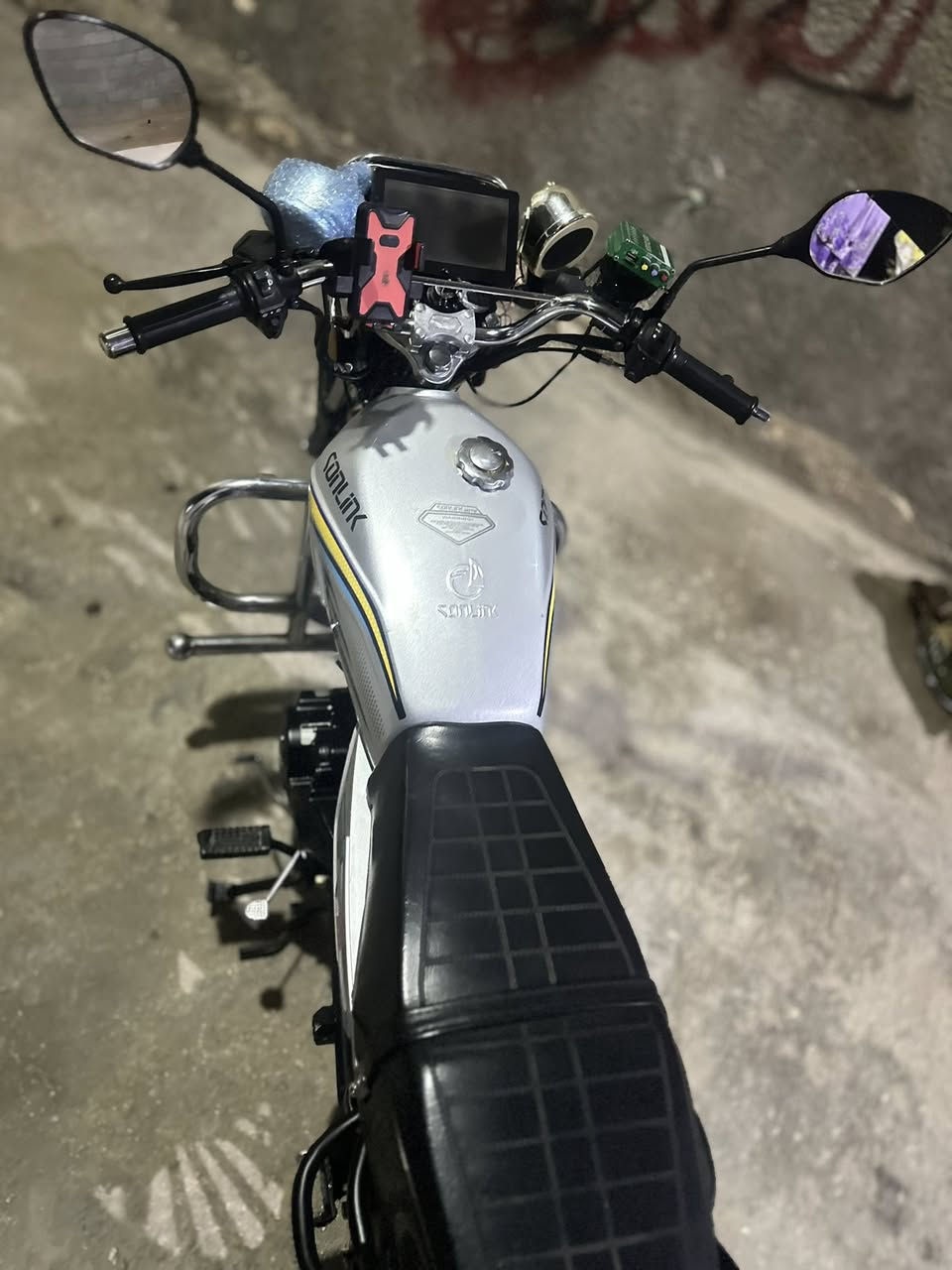 السلام عليكم
سولنك ٢٥محرك ٢٠٠
مراوس وبيع 
بصمات ثنين سويجات ثنين ورقه مابي كمرك 
سعره ٩٠٠
تواصل خاص مكاني القائم حصيبه


**إذا كنت صاحب هذا الإعلان وتريد حذفه لأي سبب، رجاءا أرسل رسالة إلى الدعم الفني**