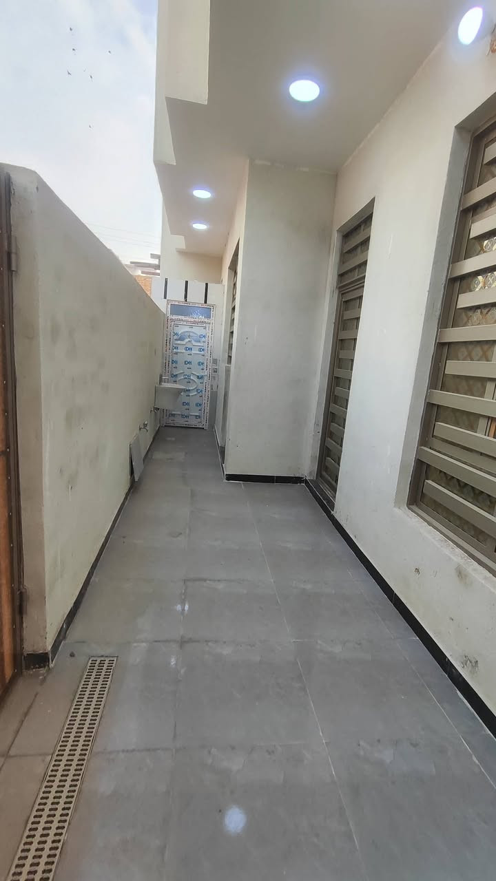 دار للبيع المساحه 100 متر بناء درجه اولى وحديث حي العا بجيه مقابل المدرسه مربع رقم الهاتف ***********
