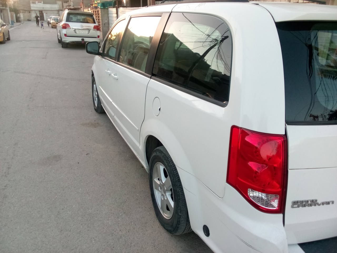 السلام عليكم دوج كراند كرفان 2013كندي للبيع -بغداد سنوية باسمي -محرك 3600--6v-التبريد 3قطع- نظام eco-جامات كهرباء6- ويل كب-بيبان كهرباء -جنط كهرباء-تحكم ستيرن-عقل مثبت سرعة-اللون ابيض-رقم بغداد -مقاعد خلفية بلع-ماشية197.(منظومة غاز) -السعر 138ورقة- للاستفسار الاتصال على الرقم (***********)
