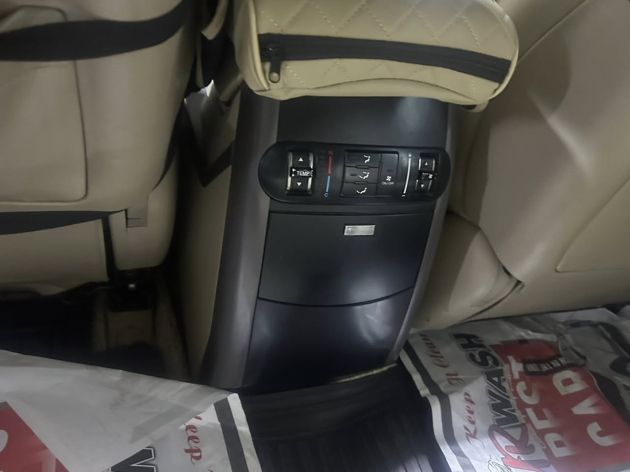 كيا موهافي 2013 فول موصفات بصمه فتحة سقف فور ويل كشنات كهرباء داخل جلد 7راكب 3قطع تبريد كأمره خليفيه وحساسات وزراكات امامي مكينة 3600 
ماشيه 172Km
سبير مانازل مال شركه
السعر ١٨٥٠٠


**إذا كنت صاحب هذا الإعلان وتريد حذفه لأي سبب، رجاءا أرسل رسالة إلى الدعم الفني**