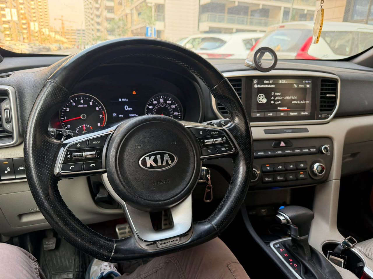 سعر جوا السوك 165 نهائي مال بيع 
كيا سبورتج 2020 مواصفات S بلاك اديشن 
حادثها خفيف فقط حافه البنيد باقي السياره مكفوله ايرباك بس الستيرن وراجع
السياره نظيفه ماشبه 57 الف 
كير مكينه شواصي ولغود كله مكفول 
باسمي رقم بغداد عنواني المنصور 
*********** بغداد, العراق
