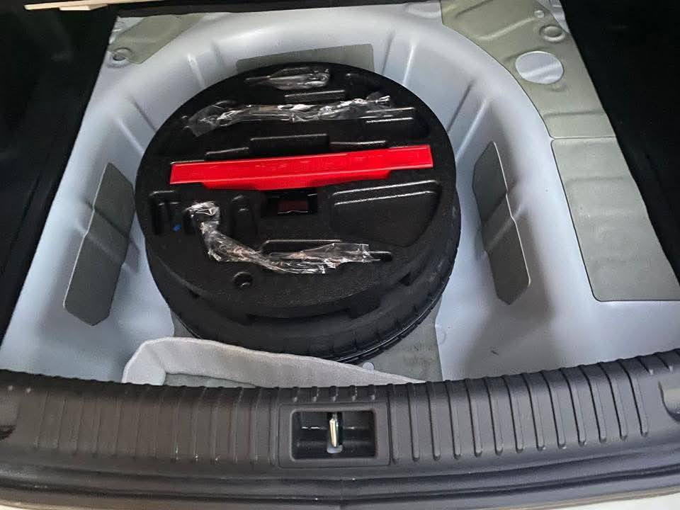 السلام عليكم سيارة بايك u5. 2026 لون ابيض زيرو بعده بالشركه الي يشتري ياخذه من الشركه مباشرة السعر 135وبيه مجال قليل  رقم موبايل *********** هاي صور سيارة نفسه بالفيس والمعروضه بعده بالشركه
