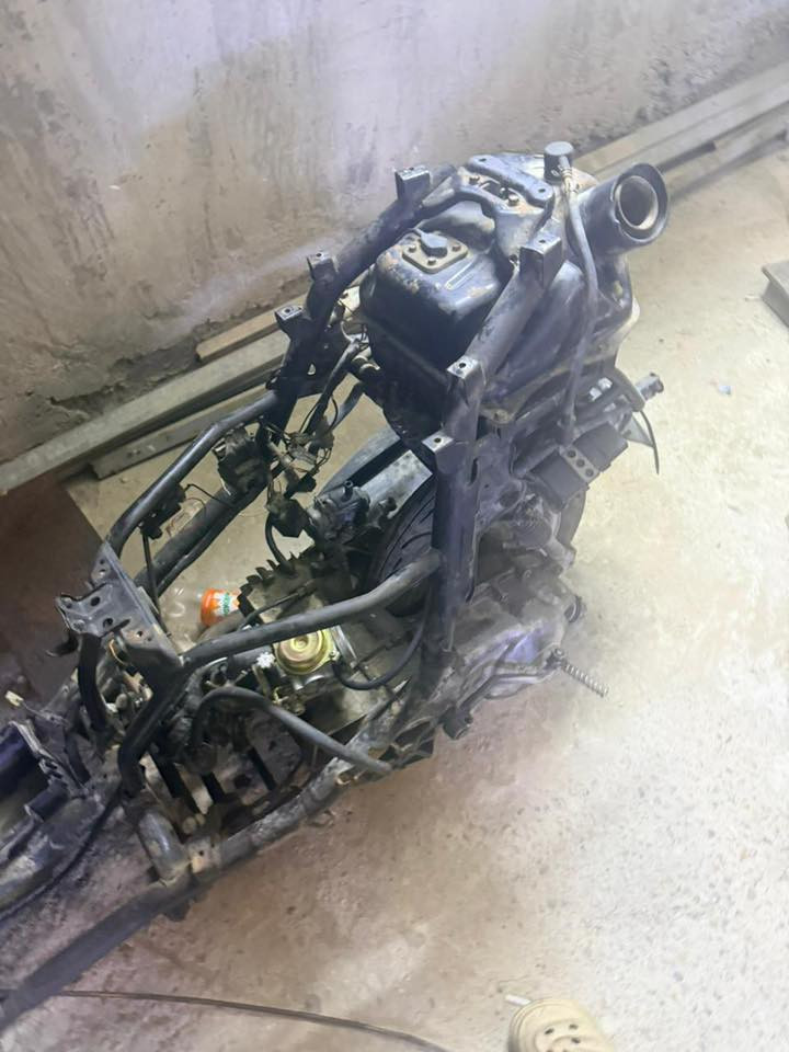 السلام عليكم
التواصل عالواتس اب ***********
غراض فراشة ١٤٠ ام شوارب تفصيخ 
مكينة مجفتة مكفولة من البكن تشلع الكاع 
ويالة وتايرات امامي خلفي
دبلات امامي خلفي . كلجات امامي خلفي
كابريتر واحد تجاري وواحد بلادي مال دراجة نفسهة
قبق هندر . شاصي و ماشة
كفرات وسوادات . ذيل واشاير     
ظفيرة . تانكي . طوافة . عقل
مجمع جوزة كامل سويج عدد 
كاسحة . يدات . بريكات . كويل . سلف
يعني بين قوسين دراجة كاملة شغالة ابيعهة تفصيخ
