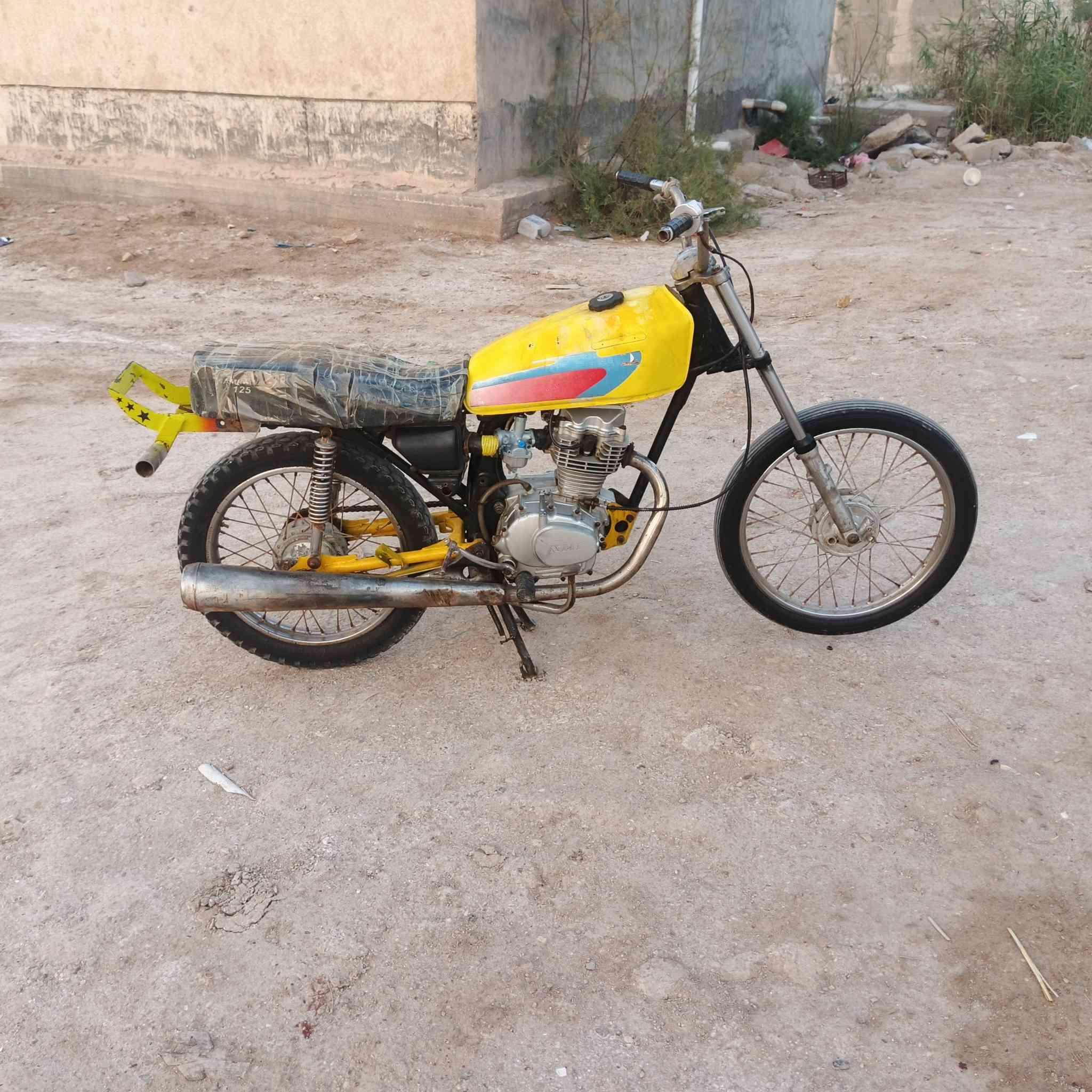 للبيع المكان القرنه الشرش دراجه نضيفه مكينه ناعمه دكه وحده السعر خاص  ***********بي واتساب
