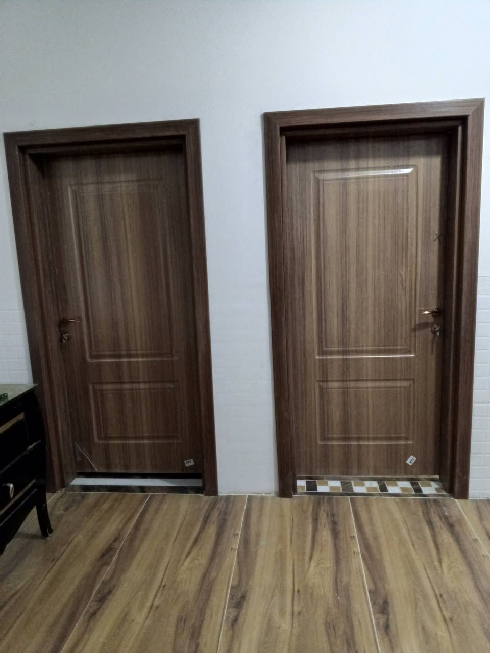 السلام عليكم
ابواب شماليه انسب الاسعار 
ابواب غرف نوم موديلات حديثه حسب طلب الزبون 
***********
متوفر واتساب
