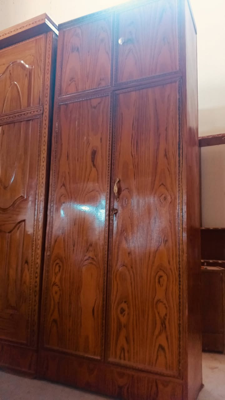 السلام عليكم ..غرفه صاج حطاطه حديث سعر 550 وبيه مجال نضافه 100% مراوس بيع شراي يتصل..***********
