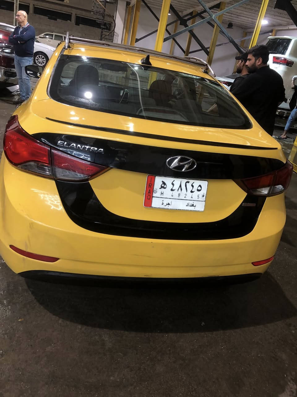 السلام عليكم الانترا وارد سونر موجود داخل المنشور صدر جديد تخم تاير جديد السياره ما ناقصها شي كير مكينه خير من الله نص فول 
السعر 105 
بغداد مدينه الصدر
***********
