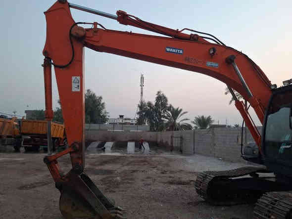 حفاره للبيع
منفيس 
موديل.   13
جاهزه للعمل مكفوله كفاله عامه 
سعر.         425 &   وبيه محال
محرك انجكتر
مكانه رمادي 
***********
