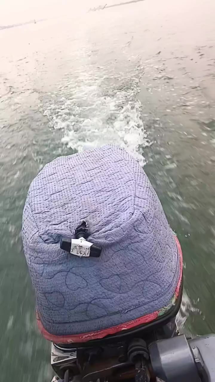 سلام وعليكم مكينه مارنر اربيعن 40 المحرك مبدل بي بس البوربرنك الفوك والكير بس الجبنه  مال البروانه مكاني ابو الخصيب محيله الصكاروه ***********
