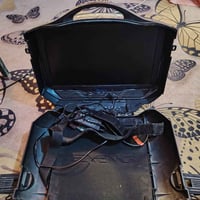 شاشة محمولة عل شكل جنطة سفر وبيه نظام صوت للبيع مكاني بغداد البنوك الس...