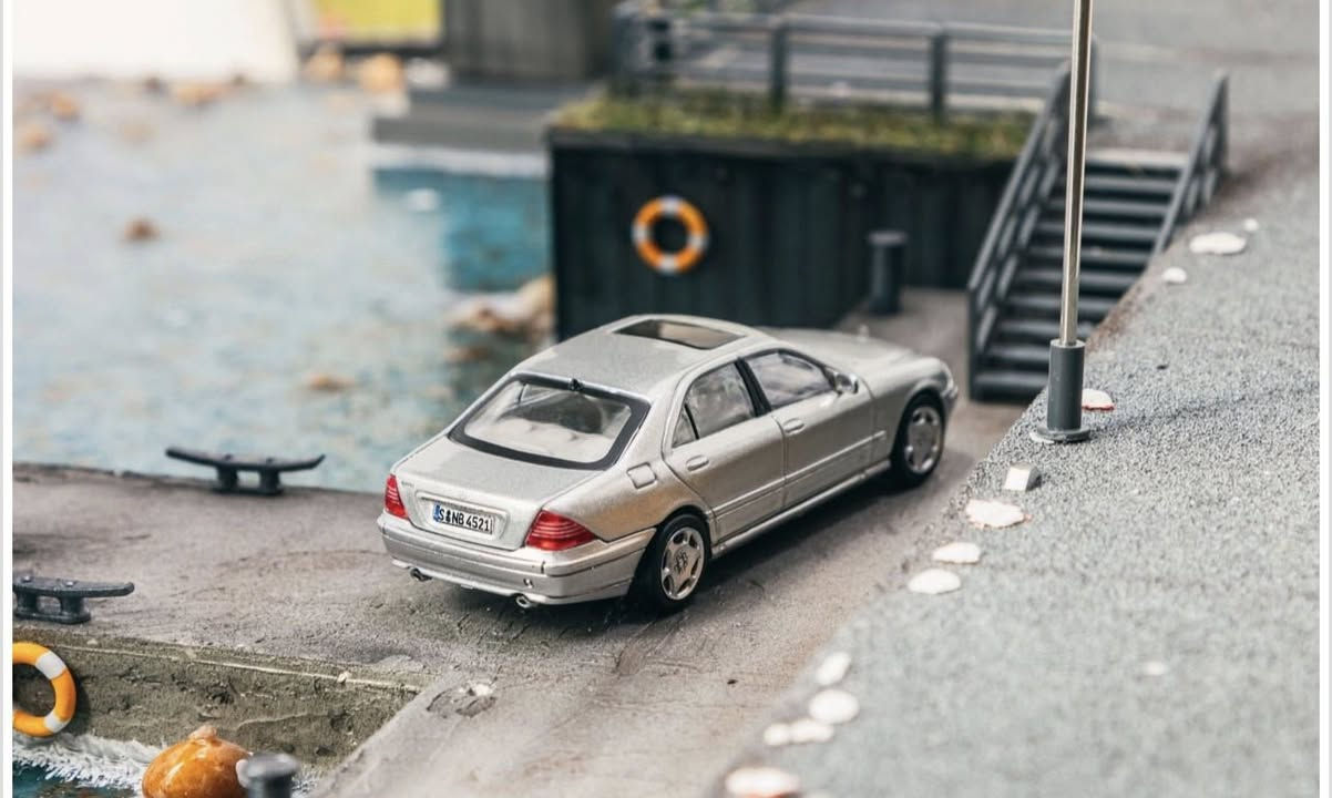 متوفر الان ✅

Tarmac Works

 Mercedes-Benz S Class Brilliant Silver metallic Global64 1/64

ومتوفر خدمه توصيل 🚚


**إذا كنت صاحب هذا الإعلان وتريد حذفه لأي سبب، رجاءا أرسل رسالة إلى الدعم الفني**