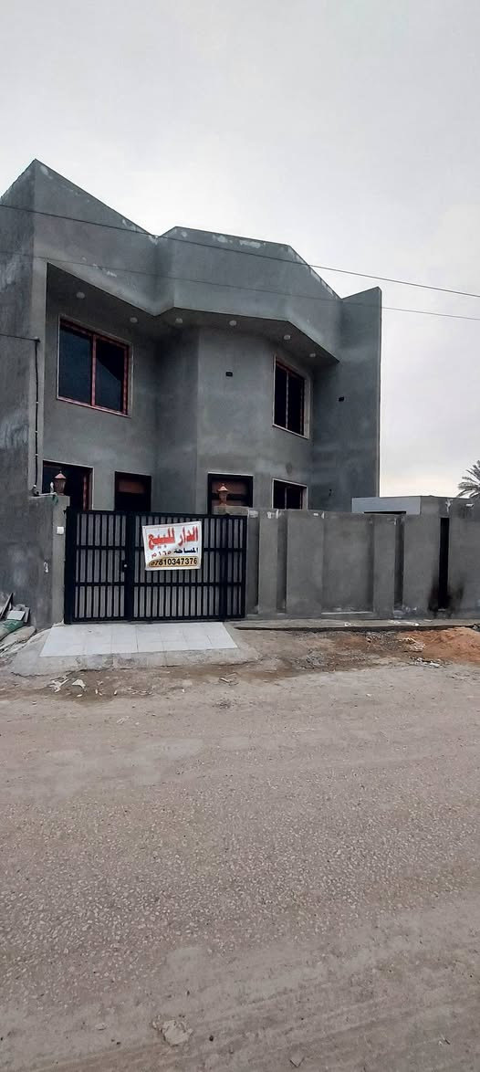 دار للبيــــــع بناء حديث حله نادر الأولى شارع الحسن  قريب من حي الزيتون

المساحــــــة  165متر طابو زراعي سند 25 

الــوآجـــهــة  10متر
النــــــــــــزال 16.5متر 

مــــــحتويات الـــــــدار طابقين 
     
الطابــــــــــــــق الأرضـــــــــــــي

غرفة نـــــــوم وصاله وكليدور ومطبخ  ومجمع صحيات داخلي وخارجي 

الطابــــــــــــــق الثانــــــــــــــــي

2 نـــــــوم وكليدور ومجمع صحيات 

لـــلاســــتـــفـــســـار ***********
