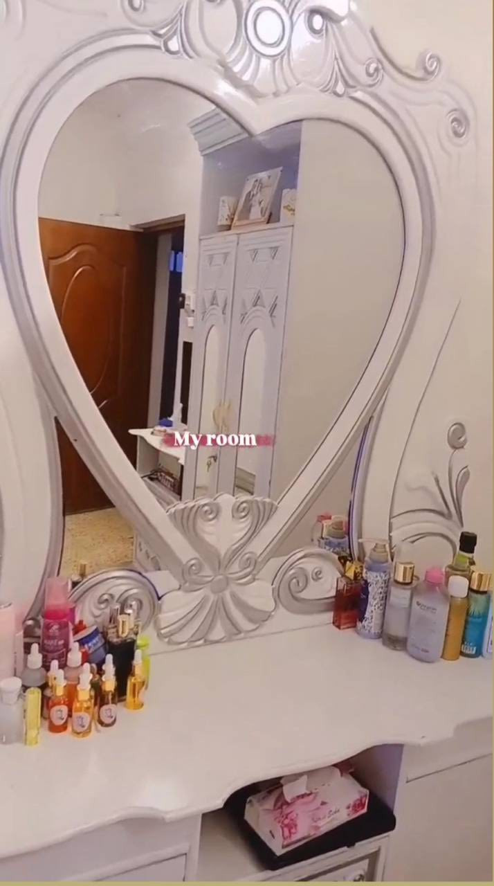 لبيع استعمال قليل وسعر مناسب غرفه عراقيه بتصميم تركي  للتواصل خاص او ع هذا الرقم***********
