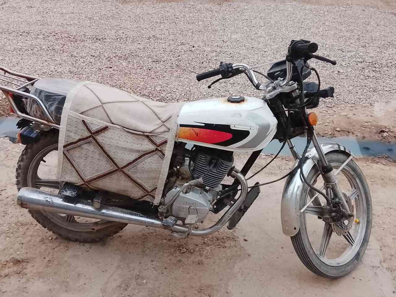 للبيع ماطور خمسه كير اي عيب ما ابي موديل 19 اي عيب ما ابي محرك ما مفتوح واللي يريدي خاص او عالرقم ***********
