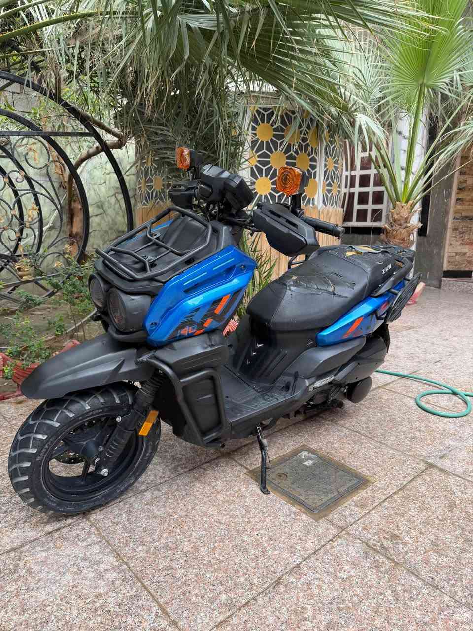 دراجه للبيع اباتشي شادلها محرك بلكارتون زيرو قبل 10 ايام الدراجه جديده جدا مكانها البصره ابي الخصيب 
السعر مليون وميه وبيها مجال
*********** البصرة, العراق
