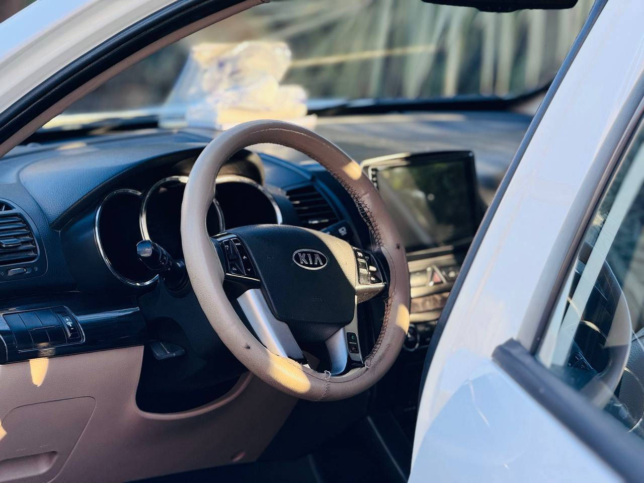 السلام عليكم
كيا سورينتو 2012 خليجي

✔️رقم بغداد

✔️ 7 راكب

✔️ محرك 2400 (دوش)

✔️ محرك وكير مكفولات

✔️ تدفئة وتبريد

✔️قطعتين تبريد 

✔️ سقف بانوراما

✔️ بصمة تشغيل

✔️ تحكم ستيرن

✔️ كاميرا أمامية وخلفية و شاشة 

✔️ تخم تاير جديد

سيارة كاملة 

ملاحظة:

تكحيل بالجنطة وطخة خفيفة بالجاملغ جهة السايق (ترجع بارد). 

السعر: 155 ورقة

تواصل واتساب:***********
