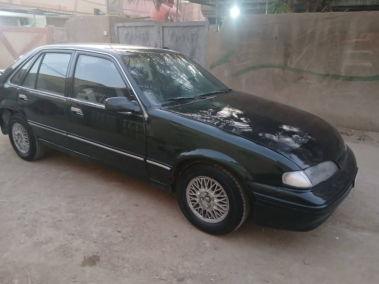 برنس 93 نجف لون زيتوني  اوتماتيك محرك مفتوح محرك وكير وحداديه وتيارات وباتري كله نضيف حلوه داخل وخارج صبغ عام بدون ضربه السعر 25 الشراي يتصل *********** عنوان حله نادر
