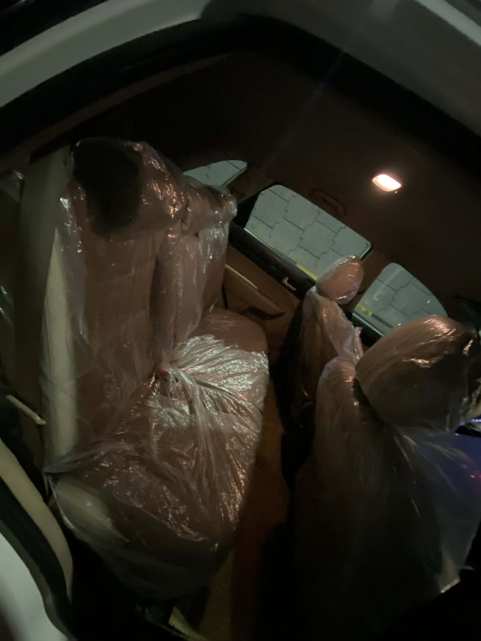 عندي سيارة للبيع نوع سورينتو موديل 12 كوري 
‎بدون صبغ وبدون حادث 
‎مجرد تعديل بسيط عالبارد الباب الخلفي من جهة اليمين والسونار موجود
‎المواصفات الخاصة بالسيارة 
‎كابون بانزين
‎1ـ مكينة 2400 دوش 
‎( المرغوب)
‎2ـ مري شفط كهربائي 
‎3ـ اشاير بالمري 
‎4ـ تحكمات ستيرن 
‎5ـ مثبت سرعة كروز 
‎6ـ تبريد ثلج شرط ثلاث قطع 
‎مع تحكم لمس 
‎7ـ شاشة لمس كبيرة 
‎8ـ كاميرا خلفية دوار 
‎9ـ ويل كپ حجم 17
‎10ـ السيارة (7 راكب)
‎11ـ طخم تايرات جديد 
‎12ـ باتري جديد 
‎13ـ السيارة رقم دهوك (مسطرة الجديد)
‎#ـ المحرك معمر جديد شرط 
‎والسيارة نظيفة كلش أمانة الله ورسوله وما ناقصها أي شيء والسيارة مال بيت 
‎مكان السيارة (موصل)
‎للتواصل والإستفسار 
‎على الأرقام التالية
‎كورك:***********
‎اسيا: ***********
