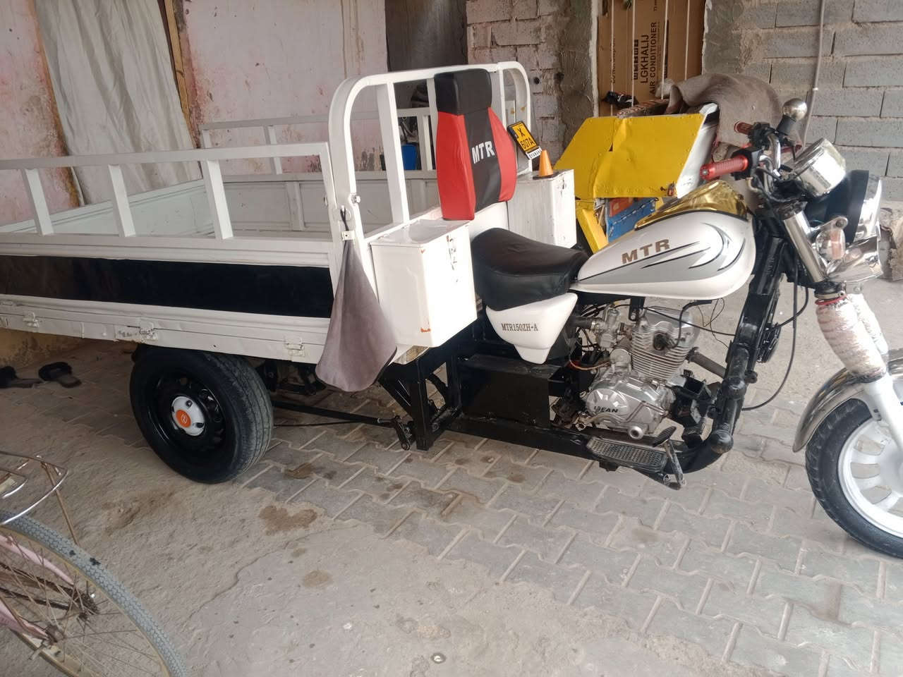 السلام عليكم ستوته للبيع سوبر انتيار موديل 2010 مكان البصره  السعر1600 رقم الهاتف***********
