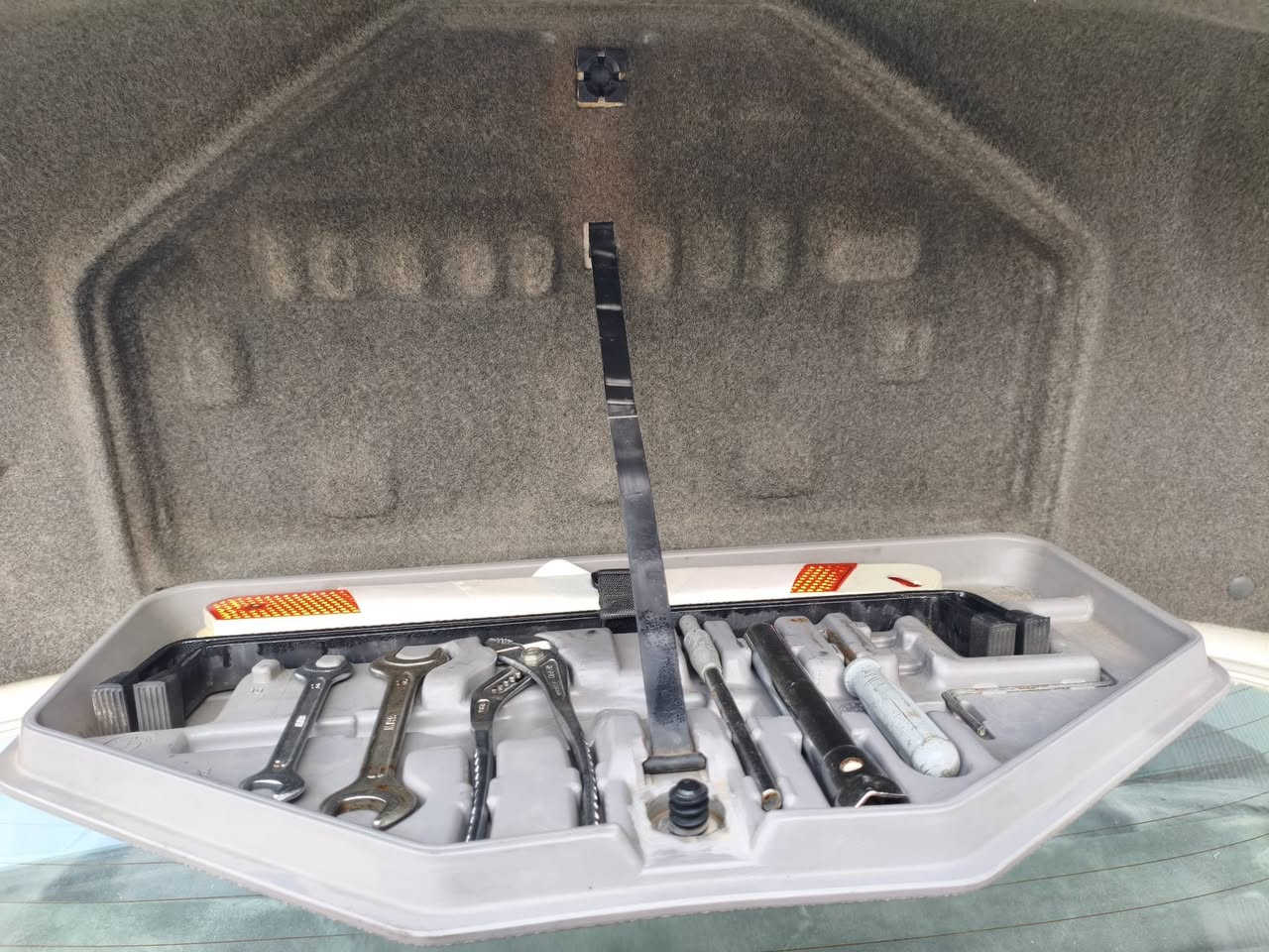 BMW بؤ فرؤشتن
525تؤماتيك 1993ئارمي هه ولير به شه رتي هه موو شتيك 
فول به س سلايد نيه 
كيرومه كينه به شه رت ته قه وره قه به شه رت ٤تاي لؤك مشه بكي بيلادي 
په رده و سيد بؤ كس 
پيش پانو تاعحديل سورعه 
به س بؤ نيدي بؤ ياخه 
كامل له سه ر شه ريكه ماوه ته وه ته ناته ت داعميه كانيشي بيلاديه 
ته بريدي ساردو گه رم له سه رسويج 
شاشه ئايپاد ته بريد له مس زينؤن لايت ئه لقه بيلاد 
ئارمو ئه وه ليات به شه رت 
پاكه نه ي بؤ كراوه ١٠ساله لا ي خؤمه سه ياره كه زؤر بي مه سروفه سعر ٦٥$مه جاليكي برا يانه..*********** ئادمين گيان،🥰
