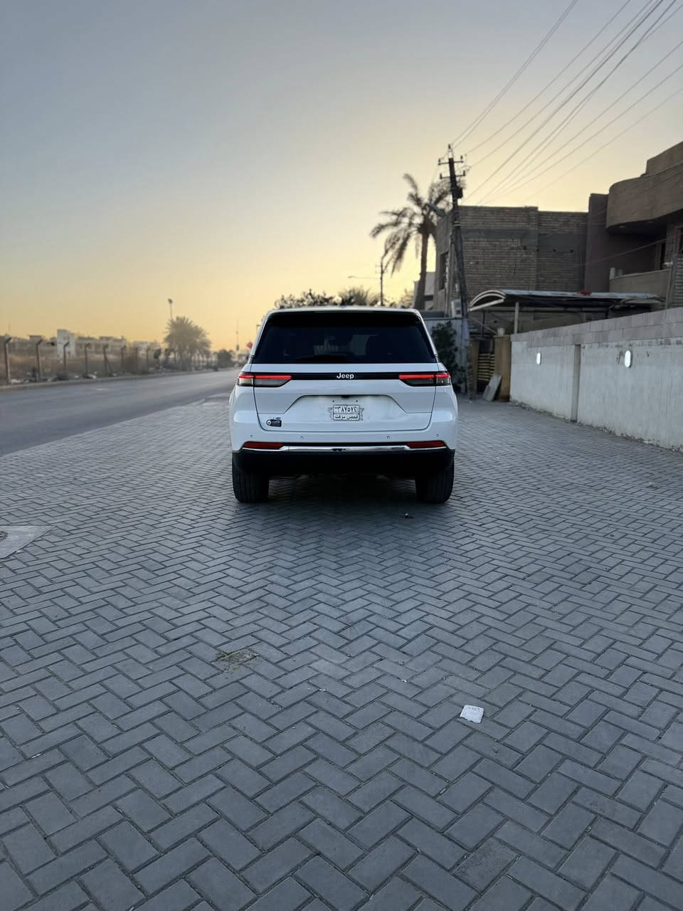 السلام عليكم جيب كراند شيروكي 4XE 2024 وارد امريكي
           

‏Jeep Grand Cherokee 4Xe 2024 2.0L

         حجم المكينه : 2000  تيربو + هايبرد + بلك ان 

المسافة المقطوعة : 30 الف ميل

حادث السياره : باب خلفيه معدله و مصبوغه الوره السكن
                         

          حالة الايرباك : سليمه بدون ايرباك

#مواصفاتها

1.بصمه

2.ستيرن تدفئه

3. تشغيل عن بعد

4.دمام خلفي

5.كشنات جلد

6.كشن السايق ميمري

7.كشنات كهرباء

8.صندوك كهرباء

9.حساسات خلفيه

10. قطع تبريد 

11.اشاير بالمري

12.رادار امامي

13.رادارات 360

14.ثلاث وضعيات قياده

15. بنوراما فتحتين

16. كير ماوس

17. نظام منحدرات

18. هيترات بالكشنات 

19.ويل كب كروم

20.لايتات لد

21.بكلايت لد

22.كشافات

23.بصمة ابواب

تستلم مرقم و جاهز بسم المشتري مباشر

#السعر : 325$ و بيه مجال 

تفاصيل اكثر هذا ☎️رقمي ***********تحياتي 

مكاني بغداد الزعفرانيه
