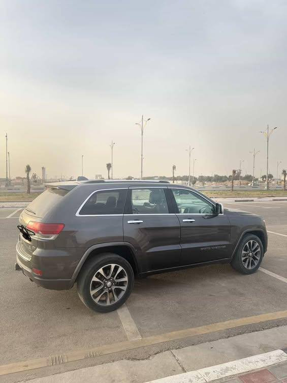 جيب اوفر لاند 2017  6 سلندر 3600 حادث موضح بلصور من امريكة  ماشية 70مواصفات الأوفر لاند معروفة يعني فوووول خنك للأخير ستيرن كشنات كهرباء جلد تدفئة تبريد حته المقاعد الخلفية ستيرن كهرباء + هيتر شاشة وتحكمات جكات تصعد وتنزل السيارة فور ويل شفتات ستيرن رادارات ومانع تصادم وحساسات خلفي وامامي وكامره مواصفاته متخلص سعره 165 ماكو هيج سعر أوفر لاند رقم كربلاء ومكانة كربلاء جاهزة ونضيفة *********** بي واتساب كربلاء, العراق
