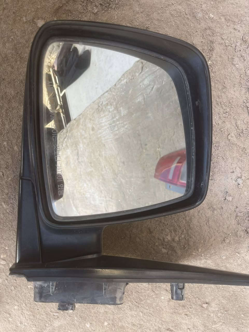 سلام عليكم غراض ستاركس لي بيع. شبك مديل ١٦ رديتر نضيفه عل شرط بكليت جهت سايق زوج مري اصليه نضيفات اي ستفسار هذا رقمي  ***********
