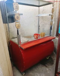 عربانة للبيع السعر 150وبيها مجال للتواصل على لرقم 07766510903