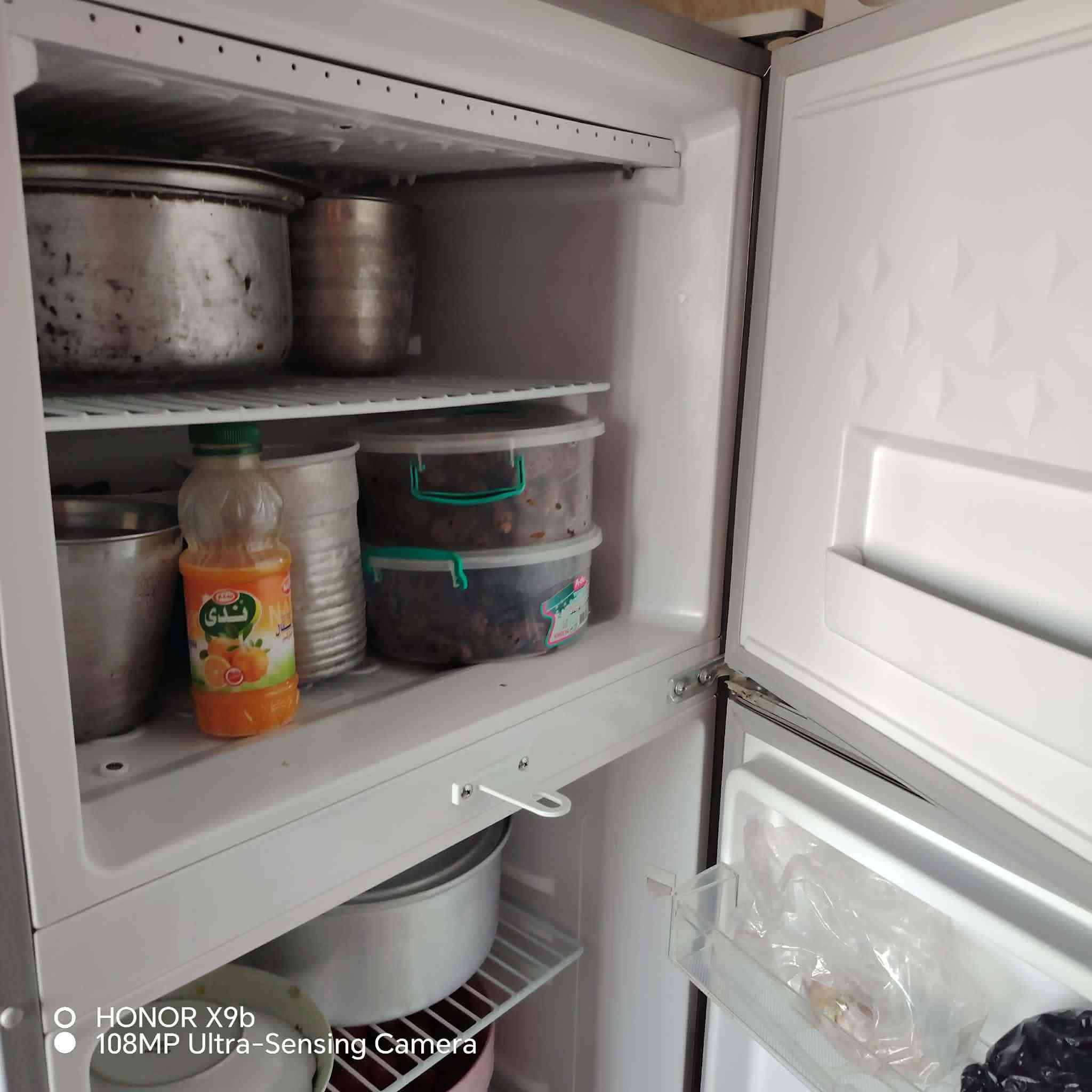 السلام عليكم
ثلاجه وطباخ المتين مصري أخت الجديد للبيع حله نيل ***********
