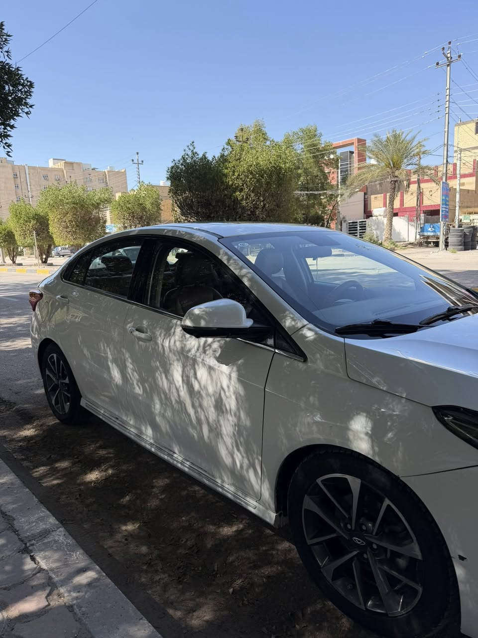 سلام عليكم ورحمة الله وبركاته 
للبيع 
شيري اريزو 6 
موديل 2020
رقم كربلاء باسمي محجوزه تسديد مصرف استقطاع ماستر شهر 10 ينشال حجزه 
ماشيه 79 الف 
بيه صبغ جاملغ ايمن امامي + جاملغ ايسر امامي + بنيد
شرط بدون دواخل دواخل سليمة  
وبيه طخه بسيطه بقبق جنطه معدل على البارد كما موضح بل صور 
داخل جلد جوزي 
قطعتين تبريد تدفئة شغال 
زوج تاير جديد 
باتري جديد 
جام 4 اوتو 
شاشه 12 بوصه 
تبريد تاج 
وضعيتين للقياده eco + sport 
كير 9 نمر محرك 1500 تيربو 
سايد بريك كهربائي 
اوتو ستوب 
بصمة + تشغيل عن بعد + جنطة كهرباء 
كامرات 360 درجه 
سياره داخله بل ضمان مال شركة شيري 
مري شفط + اشاير بل مري + فتحه سقف 
لد داخل سياره ليلي 
لايتات زنون بلادي 
سياره كامله ما بيه اي نقص 
عنوان كربلاء المقدسة 
***********
