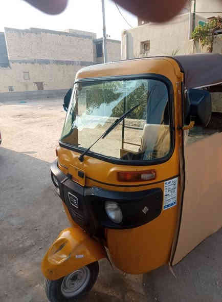 يالله السلام عليكم تكتك البيع مديل 20.   شهر 12 رقم سنويه ثاني يوم ادورلك  السعر خاص او رقم 📱 الجهاز ***********
