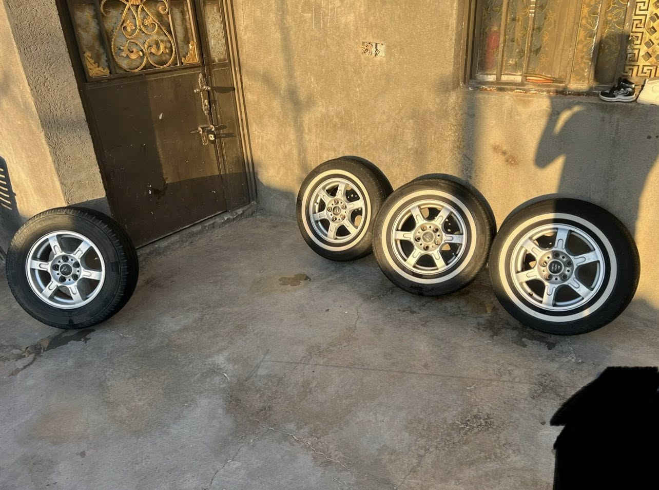 اسلام عليكم تخم ويل مال فتون 2017نضاف كلش وتايرات خط ابيض تخم كامل جديد بس واحد بيهن مو خط ابيض السعر 225 وبيهن مجال  التصال ***********
