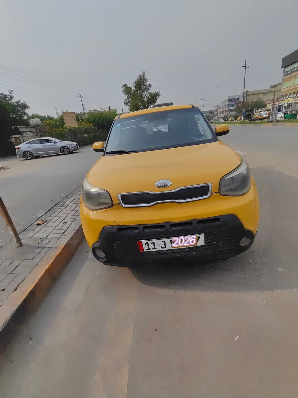 كيا صول موديل 2014 رقم بغداد انكليزي   ماشيه  79 بأسمي تحويل ثاني يوم مصفرة هيئة وغرامه وبحث  مكانها بغداد  محرك 1600 جي دي اي تبريد شغال جاهز للبيع  حادث جاملغ الايمن   *********** سعر 95 وبيها مجال
