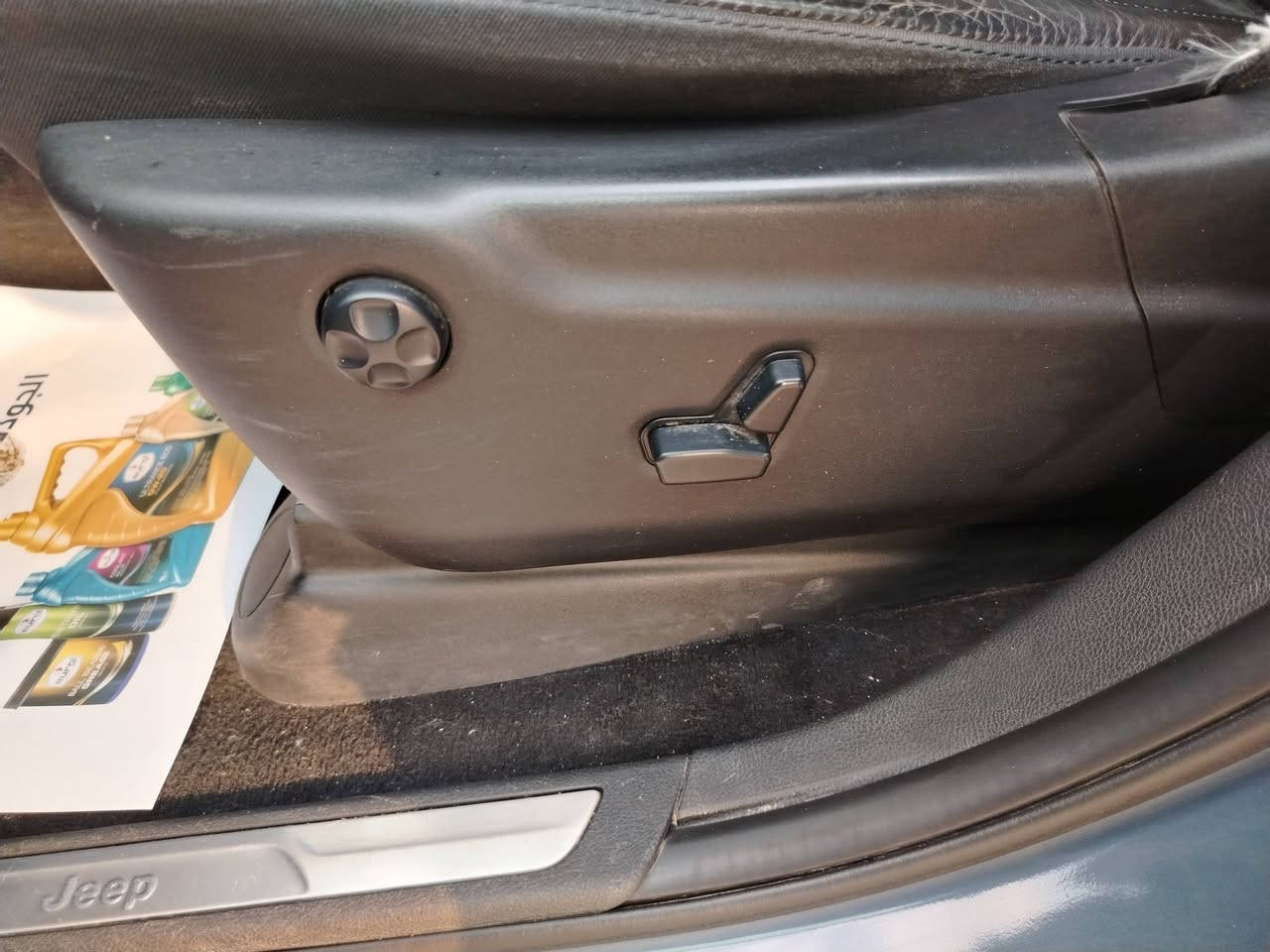 Jeep Limited 2020
جيب كراند شيروكي ليمتدد فول   بها جاملق وعاميه نفس الون بلادي  قطعتين  نفس اللوان  بدون دواخل بدون ايرباك 

مواصفات : 
*بصمة
*بانوراما 
*كشنات جلد
*تدفى وتبريد كشنات 
*تدفى بالستيرن 
*صندوق كهرب 
*حساسات 
* خزن كشنات 
*كشنات كهرب 

وباقي المواصفات معروفة
سعر٢٤٥
***********
