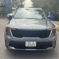 للبيع سورنتو 2025 فول عده الفتحه بصمه جلد داخل ابيض حادث صبغ نص بنيد و...