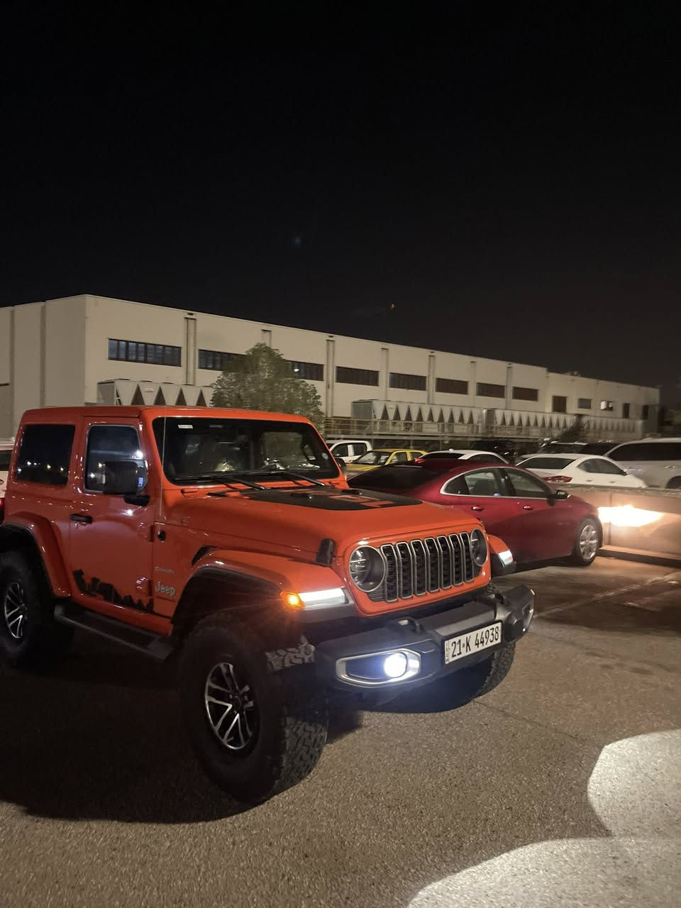 السلام عليكم 
جيب رانگلر JL 
2019 صحارى خليجي ليث العبيدي
ماشيه 100الف كيلو متر
كفاله عامه السياره بدون ضبغ بدون حادث
V6 3.6L 
فور ويل شغال 4x4 خفيف وثقيل دبل اكسل
فول مواصفات لون موحد  صحارى فول داخل عسلي
رادار جانبي نقط عمياء كشاف ضبابي امامي خلفي عينه ام الشاشه الجبيره شاشه وسطيه جبيره كشنات خلفيه 
 رقم سليمانيه تحويل او وكاله 
مكاني البصره 
***********
284 وبيها مجال
