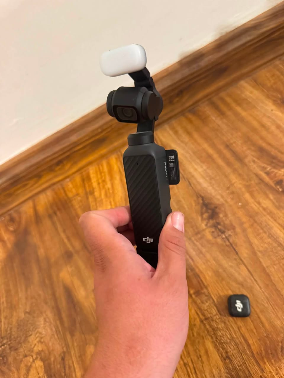 كامره dji osmo pokcket 4
هيه ومعداتها كامله
استعمال اقل من يوم نظافه فول مكاني بغداد 
الدوره تجي تشوفها وتقتنع بيها وتاخذه
سعرها 850 اذا شراي بيهامجال كلش بسيط 
التواصل ***********
