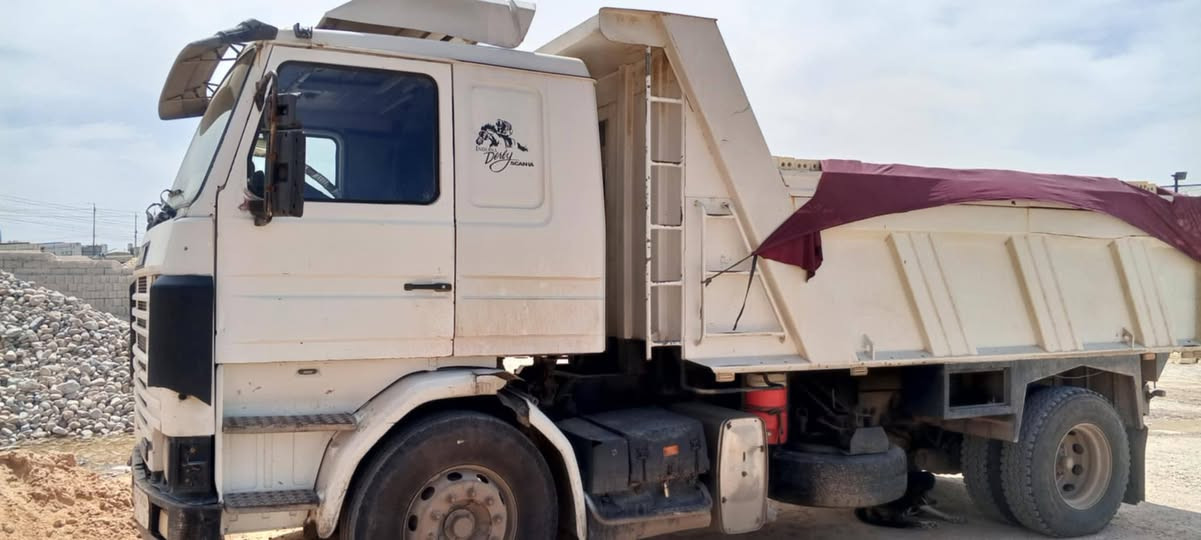 السلام عليكم سكانيا للبيع***********
