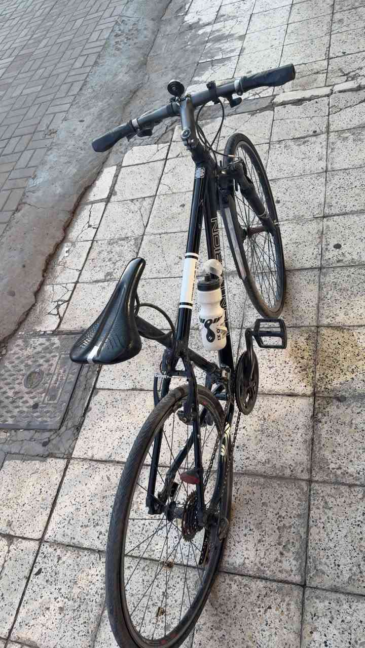 🚲✨ للبيع دراجة Centurion Cross Line 50 الألمانية 🇩🇪 ✨🚲

✅ فريم ألمنيوم بالكامل.
✅ ويل أمامي وخلفي ألمنيوم.
✅ مكينة 8×3 (8 سرعة).
✅ دبلات أمامي.
✅ الغيارات والفرامل كلها شغالة 100% 💯
✅ الدراجة جاهزة للاستخدام وما تحتاج أي تصليح 👌

📌 الملاحظة الوحيدة: بيها بنجر بسيط بالإطار، وغير هيچ أمورها تمام 👍

📍 الموقع: بغداد - الدورة.

💰 السعر: 180 ألف دينار (قابل للتفاوض بالمعقول).

📩 للتواصل: خاص أو الاتصال على:
📞 ***********

🔥 دراجة أصلية ونظيفة، فرصة للي يريد جودة وسعر مناسب. مريح للرحلات الطويله خفيف وسريع جداً
