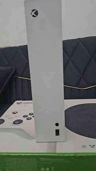 اكس بوكس سيريس اس للبيع بعدة بالكارتون سبب البيع ارد اشتري لابتوب اقرة بي مكاني السماوة ويا جوستك وحدة وبي العاب فيفا وجي تي آي وبيس واكو بعد العاب لان كلساع امسح ونزل هذة رقمي للأستفسار ***********
