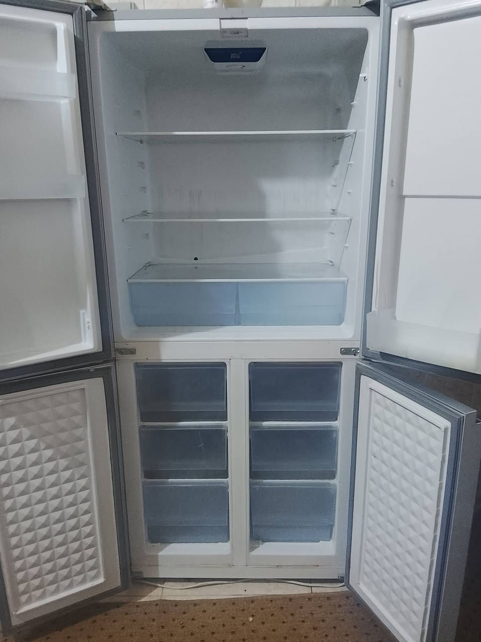 السلام عليكم ثلاجه معروضه للبيع جديده ما صارلها اقل السنه من مفتوحه من وكف موطوره شغاله ولفريز ثلج جديده ونضيفه 
الاستفسار راسلني عل واتساب ***********
@الجميع
#للبيع
