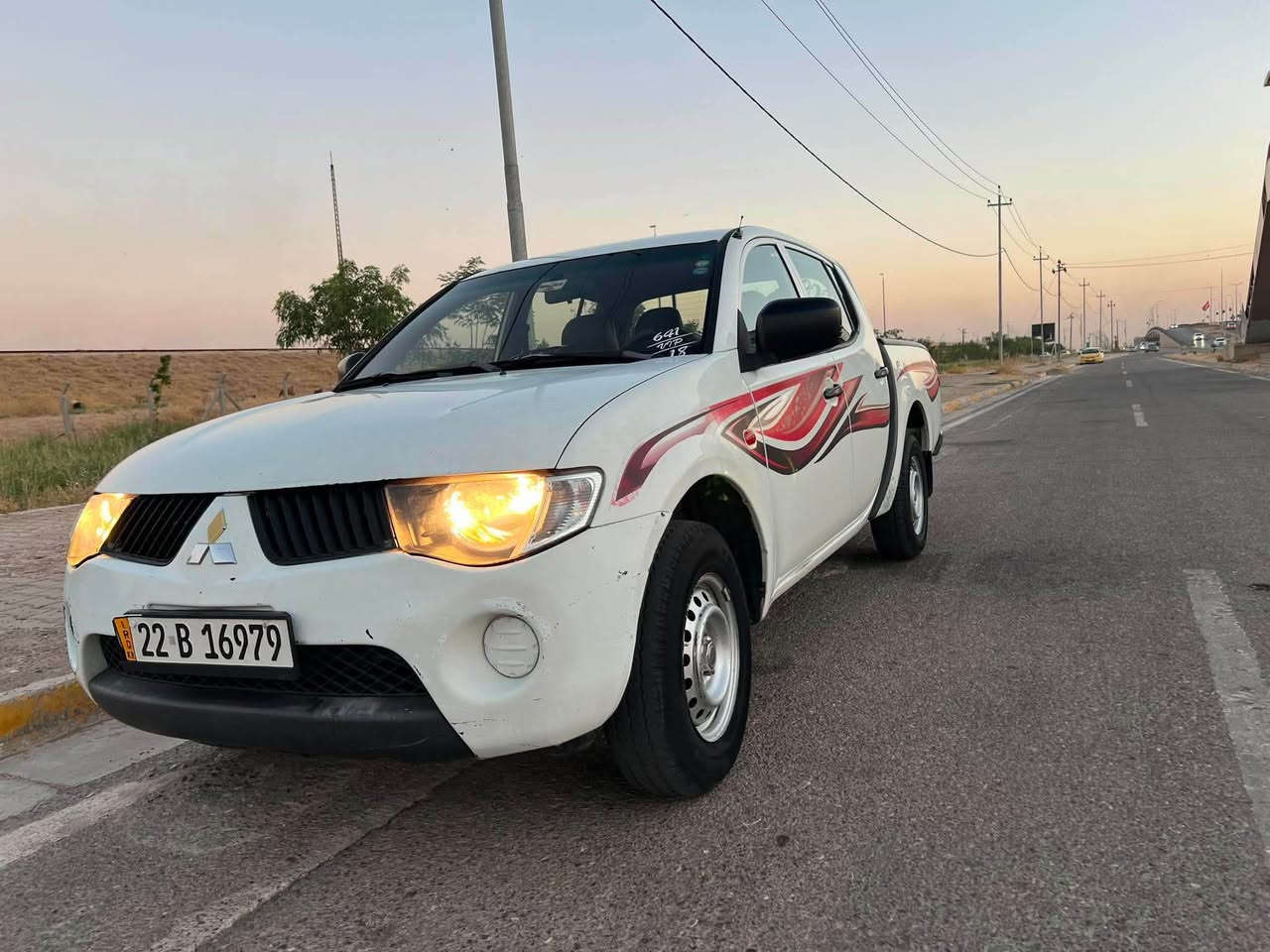 سياره بيكاب مستربوشي موديل ٢٠٠٩. دعمي نيه دوو سي شوين ساردي هه يه كير مكينه به شه رت ٤ تايه تازه ته قه و ره قه ي به شه رت سه نه وي تازه بيتاقه ي به نزين هه يه سه نه وي به ناو خومه  
*********** كركوك, العراق
