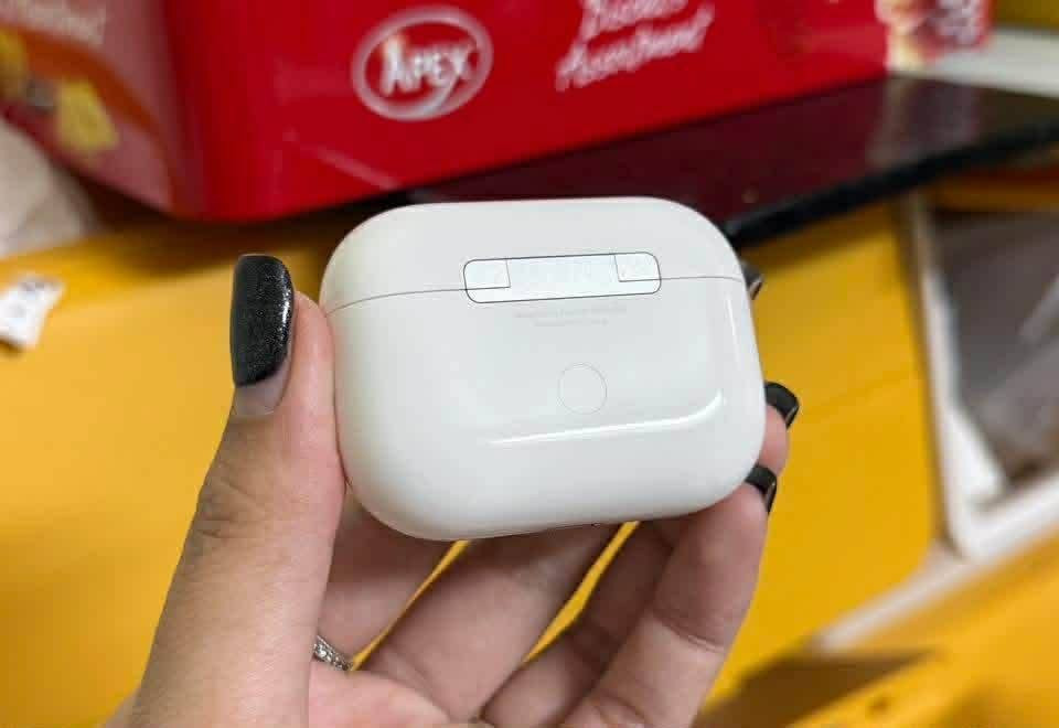 سماعات باله أمريكي Air pods 2 pro  الحديث
اصلي باله أمريكي ، باله مستعمل بس كلش نظيف وياه حافظة جلد مع كيبل كتان 
ما مفتوح ولا مصلح بطارية قوية صوت قوي 
بإمكانك تفحص قبل الدفع ، اصلي باله 
سعره 20 قفل قفل توصيل مجاني  نظافة 90% قطع محدودة 
للحجز واتس اب فقط ***********
