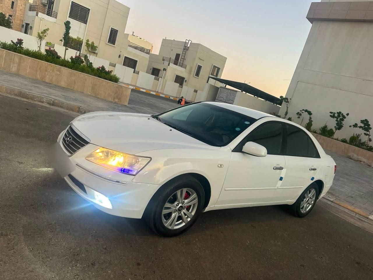 السلام عليكم
سوناتا (٢٠٠٩) خليجي
بسعر مناسب(١١٣) 
ابيض ثلجي
بيها جاملغ السكن+ باب بدون دواخل شرط
رقم اربيل دولي سنويه  لل ٢٩
هزه جديده
مكينه ٢٤٠٠ شرط بدون عيب
كير شرط بدون عيب
داخل لونين
ويل كروم (٥) + تخم تاير
شاشه ابل كار بلي
حساسات خلفيه
كامره خلفيه
تبريد ثلج منظومه جديده
مكان السياره تكريت
للاستفسار الاتصال(***********)
