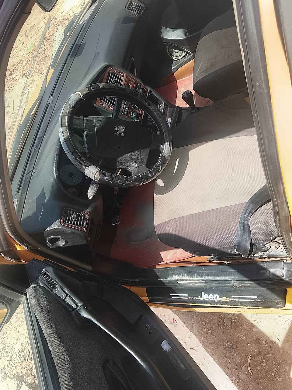 بيجو بارص موديل 16 سنوية جديدة رقم انكليزي باسمي تحويل ثاني يوم متحول مابيعلك  مصفرة هيئة يحتاجلها بنيد جامة أمامية لان طار البنيد والله محرك جديد صار شهر كملتهن كلفني مليون والتحويل كلفني مليون لان جان عليها غرامات  السعر 40 العنوان الراشدية قرية طالب العلي *********** وات ساب فقط

