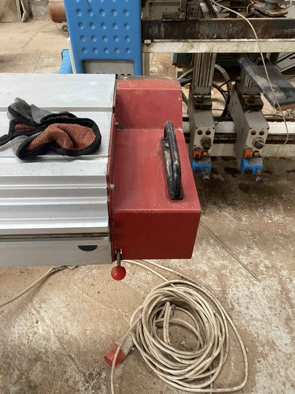 منشار ايطالي سيگار 320cm للبيع/اربيل***********
