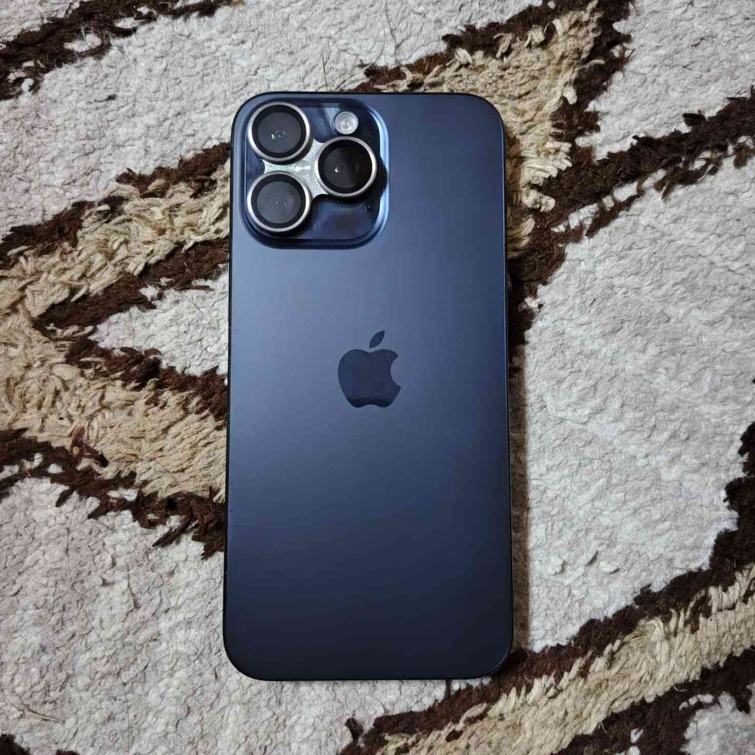 السلام عليكم ايفون 15 للبيع السعر 850,000 وبي مجال  بطاريه 95% ***********
