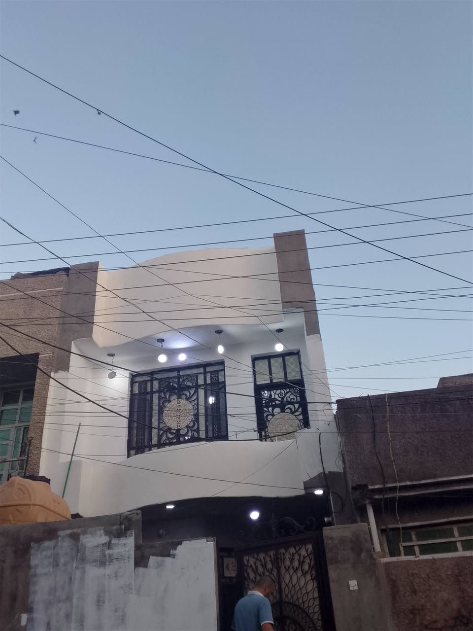 السلام عليكم اشتغل صباغ بيوت
صبغ جدران+ تصليح بياض+ طلس عام +واجهيات + صبغ سراميك
ديكورات _جبس بورد_بديل الخام _سحبات  +صبغ شباببك+ معالجه الرطوبه 
مكان بغداد الكماليه 
اسلمك مفتاح بيت 
اشتغل بكل مكان خابر وتدلل 
***********
